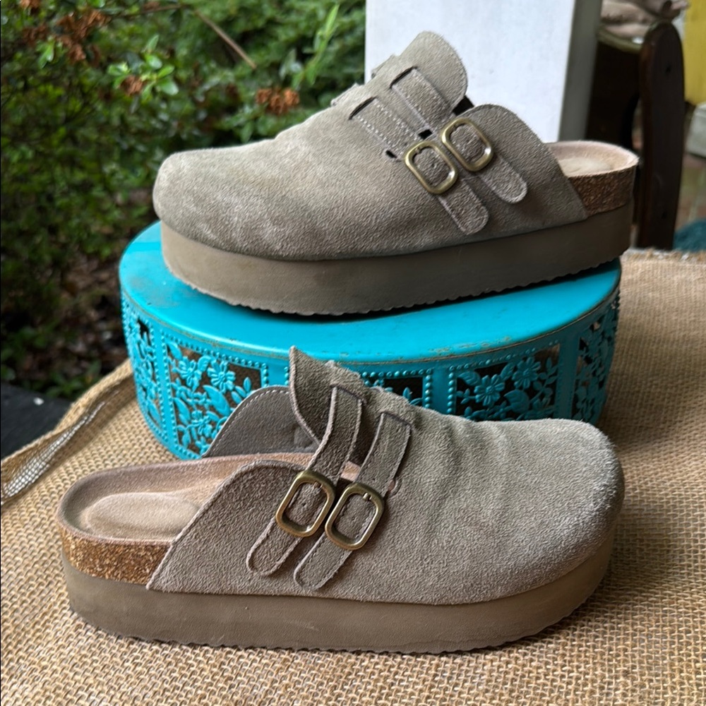 Women's Suede Slip-On Clogs